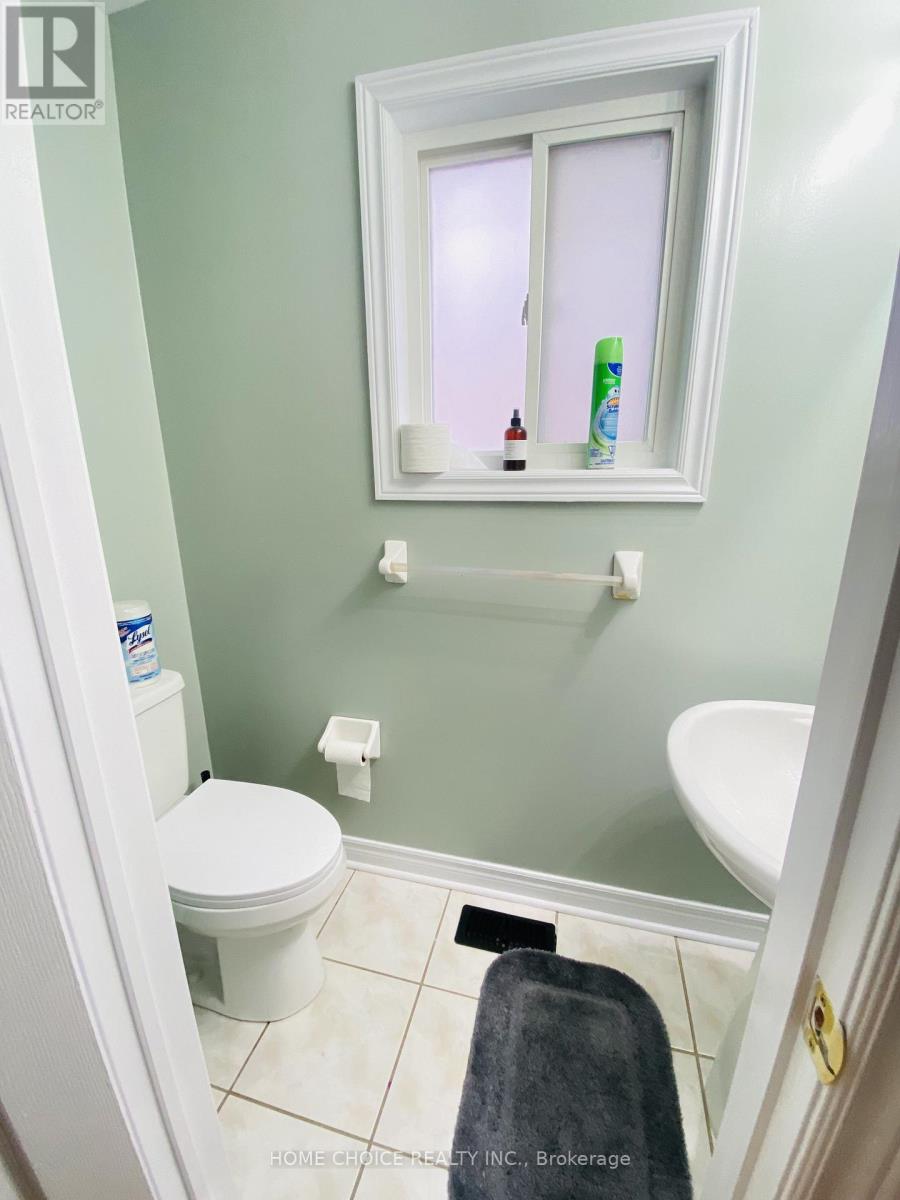 36 Earl Grey Crescent, Brampton, Ontario  L7A 2L1 - Photo 8 - W13672540