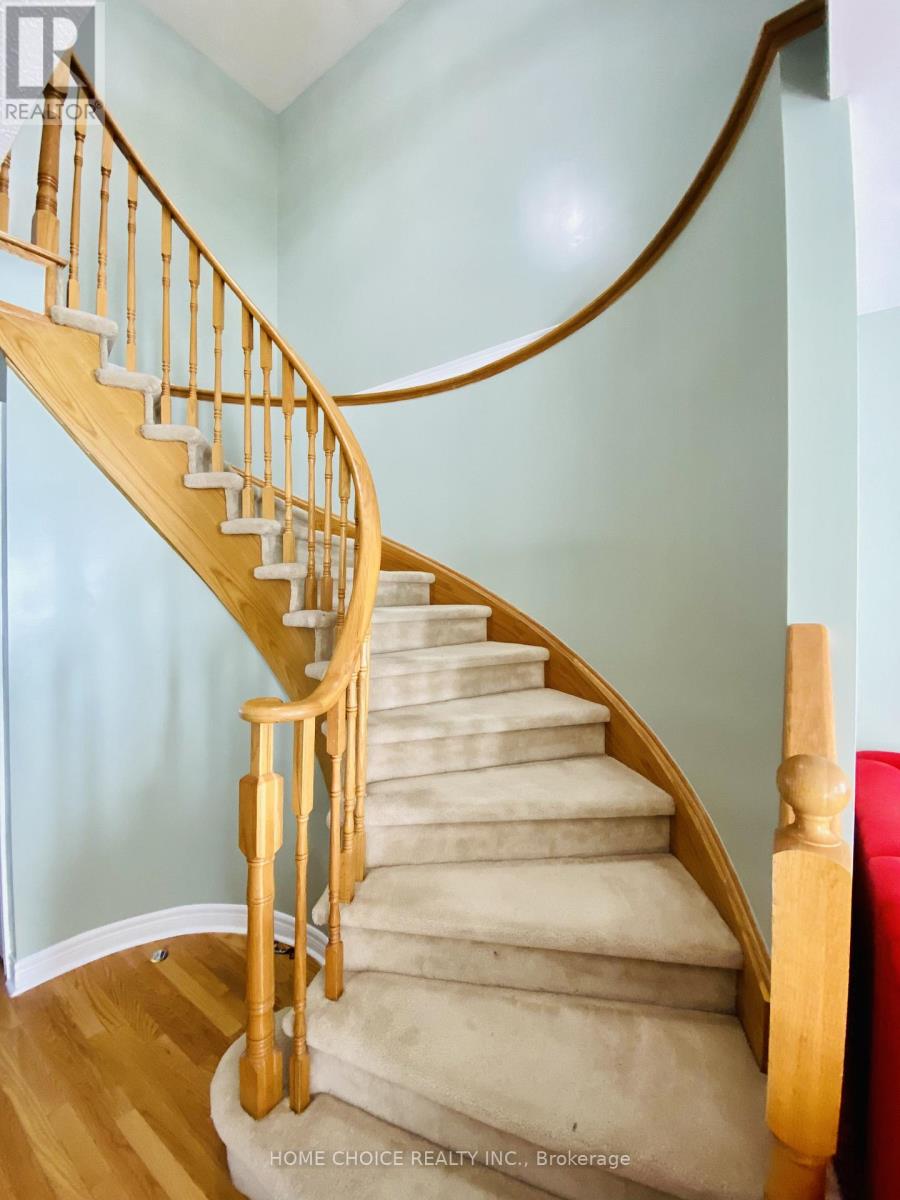 36 Earl Grey Crescent, Brampton, Ontario  L7A 2L1 - Photo 9 - W13672540