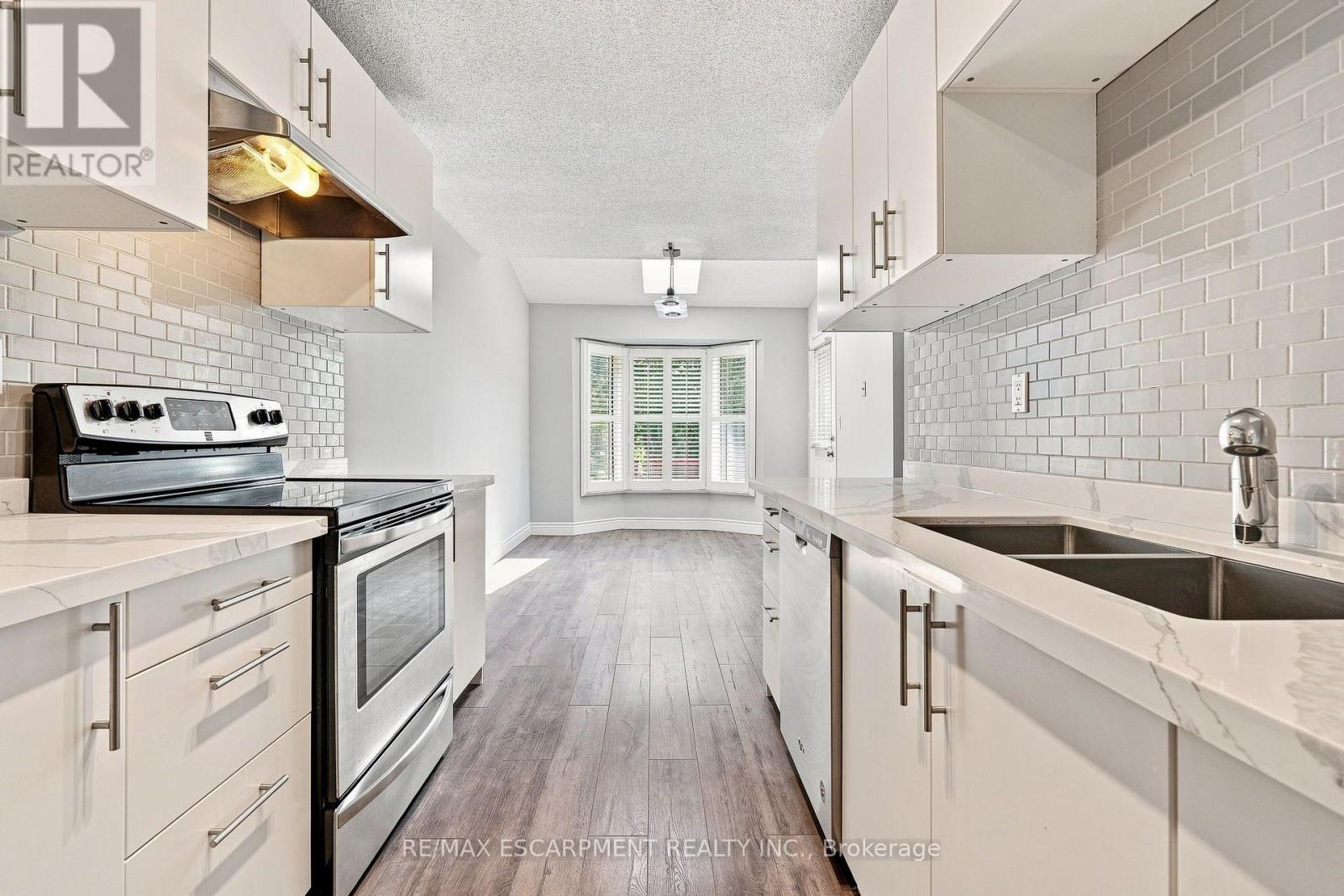 1 Perthshire Court, Hamilton, Ontario L9B 2H1 - Photo 19 - X13672458