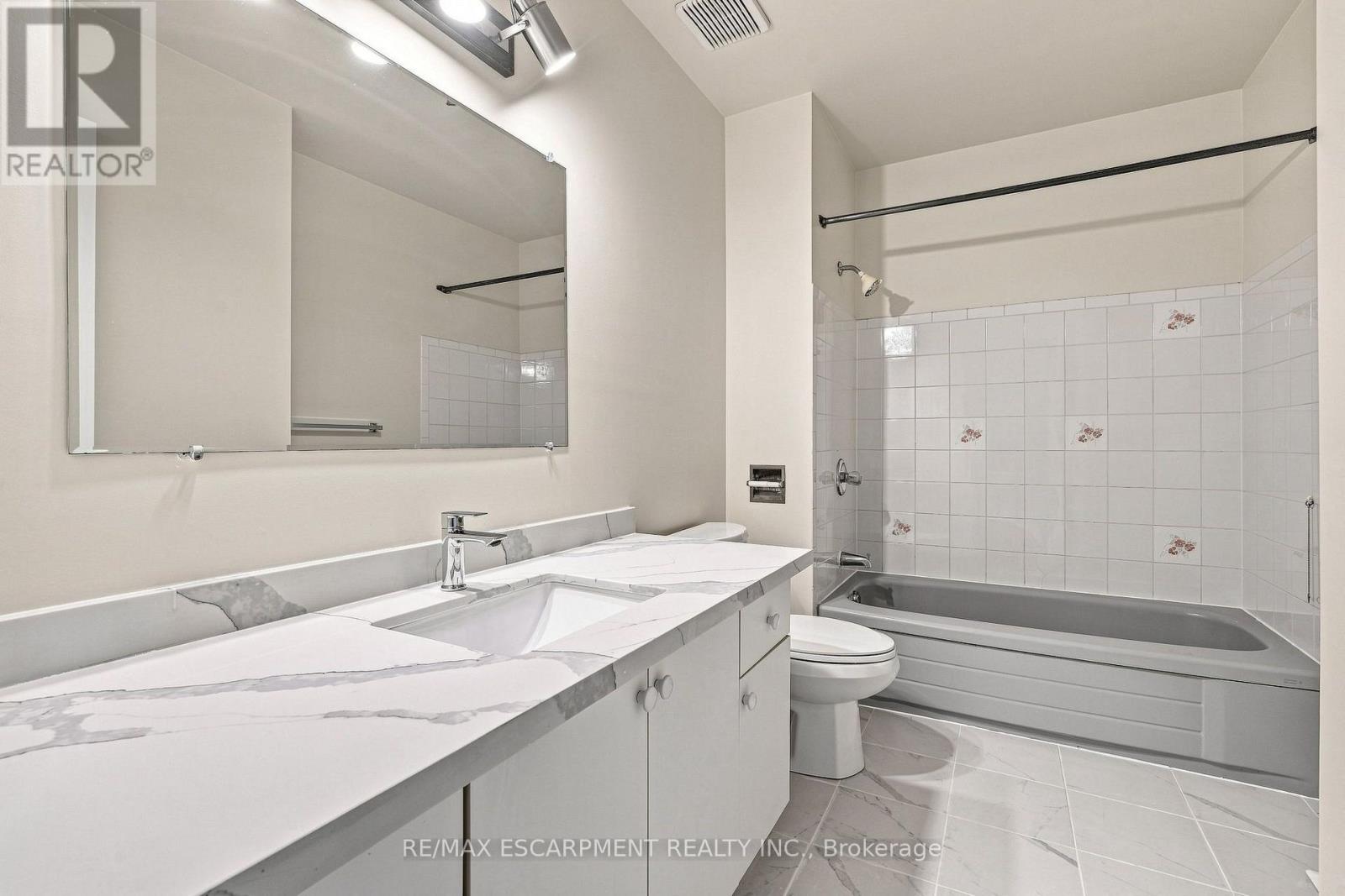1 Perthshire Court, Hamilton, Ontario L9B 2H1 - Photo 25 - X13672458