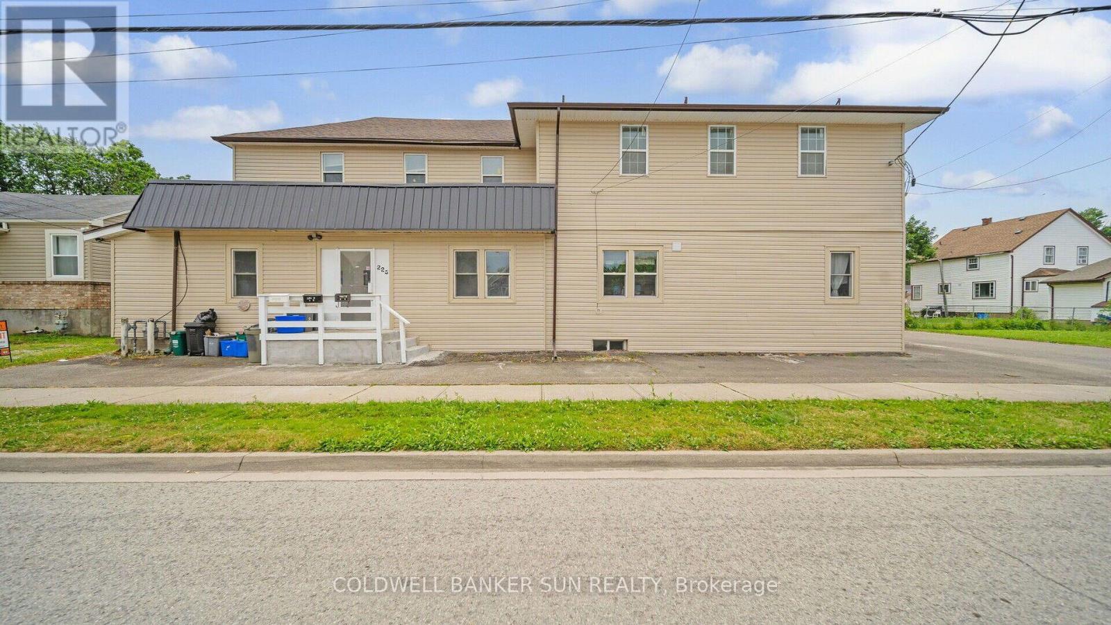 223-227 Gilmore Road, Fort Erie, Ontario L2A 2M2 - Photo 2 - X13672584