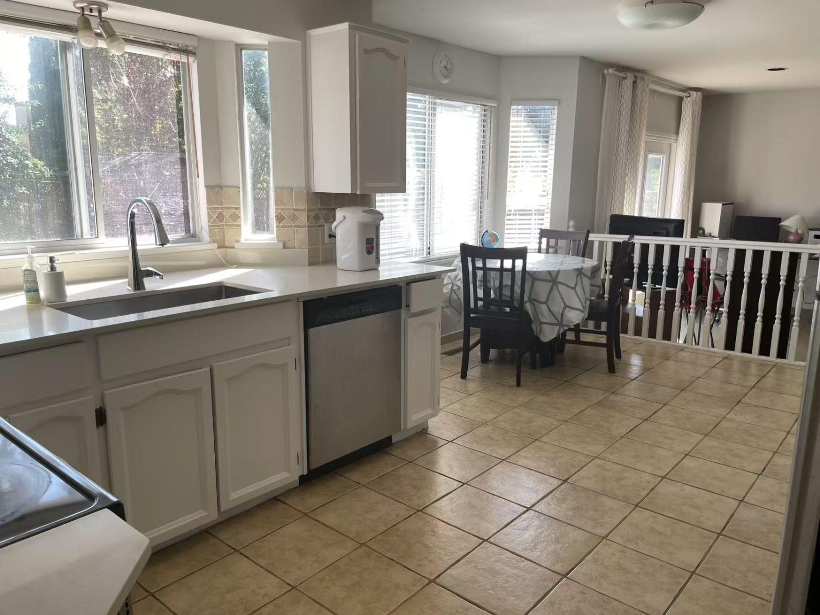 15482 112 Avenue, Surrey, British Columbia  V3R 6H1 - Photo 6 - R3155472