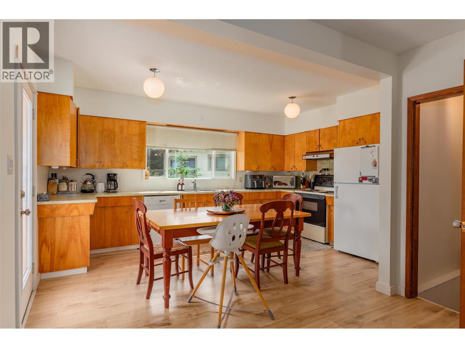 1953 Plewman Way, Rossland, British Columbia  V0G 1Y0 - Photo 11 - 10386646