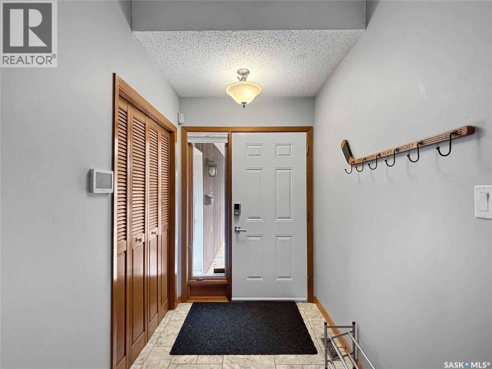 407 Chitek Crescent, Saskatoon, Saskatchewan  S7K 5C1 - Photo 3 - SK045521
