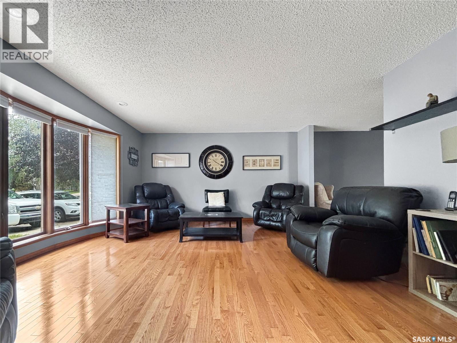 407 Chitek Crescent, Saskatoon, Saskatchewan  S7K 5C1 - Photo 6 - SK045521