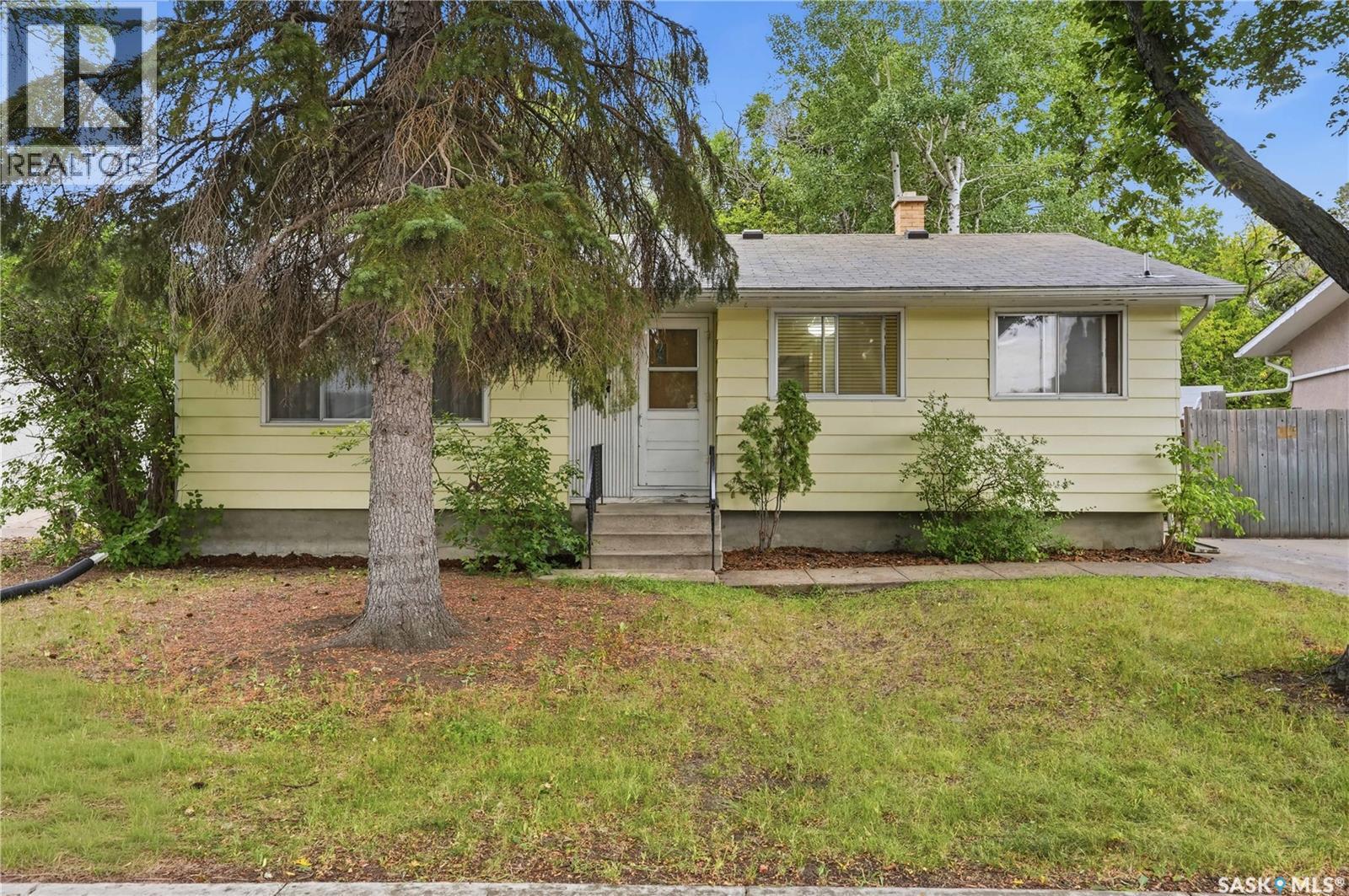 129 Cameron Crescent, Regina, Saskatchewan  S4S 2X3 - Photo 1 - SK045514