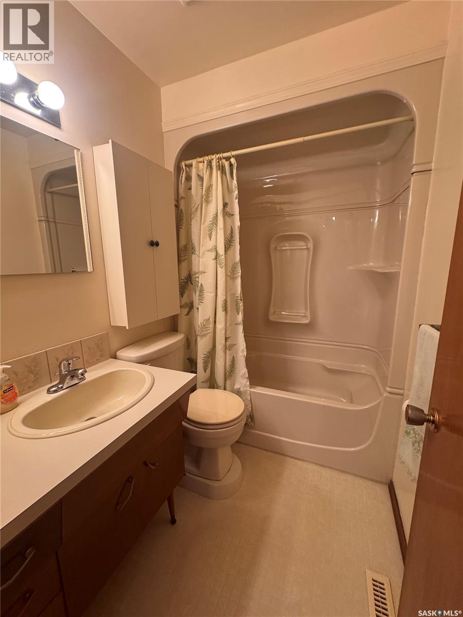 125 Garnet Street N, Regina, Saskatchewan  S4R 3S7 - Photo 10 - SK045450