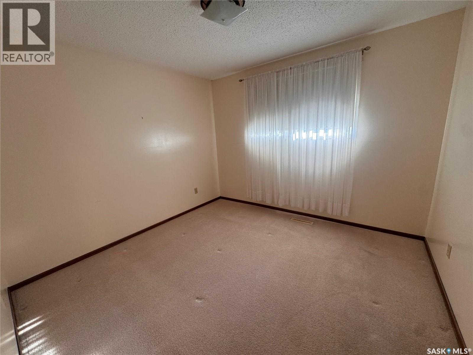 125 Garnet Street N, Regina, Saskatchewan  S4R 3S7 - Photo 11 - SK045450
