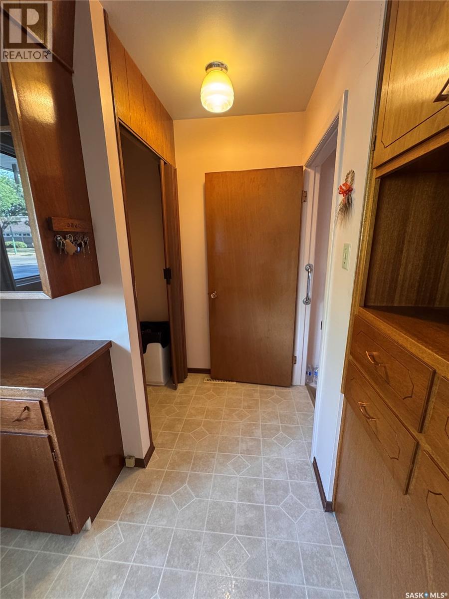 125 Garnet Street N, Regina, Saskatchewan  S4R 3S7 - Photo 8 - SK045450
