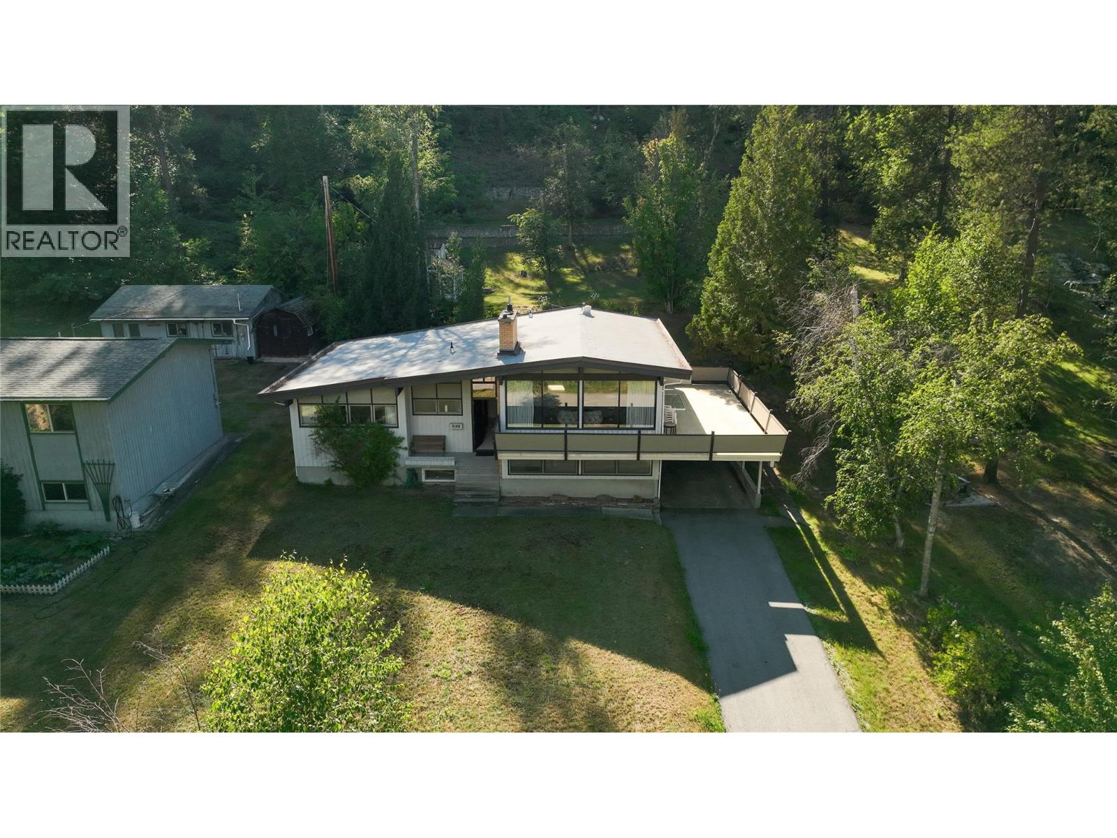 3110 1st Avenue, Castlegar, British Columbia  V1N 2R3 - Photo 26 - 10394453