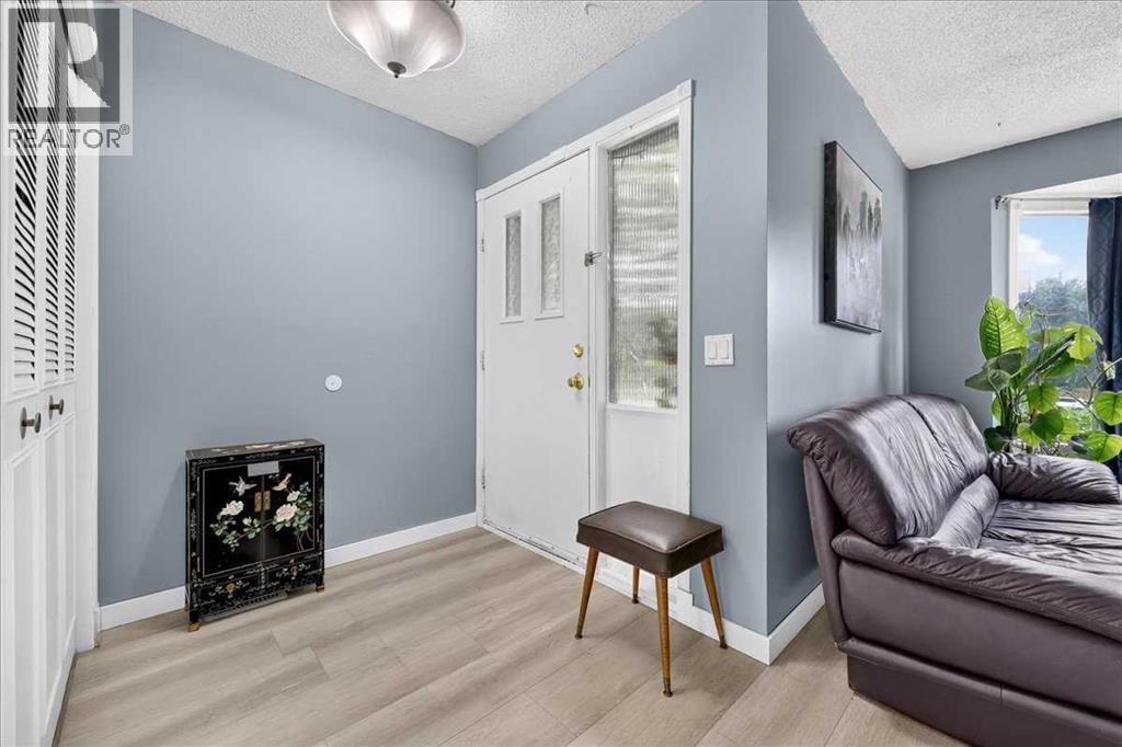 672 Whiteridge Way NE, Calgary, Alberta  T1Y 4S9 - Photo 2 - A2336719