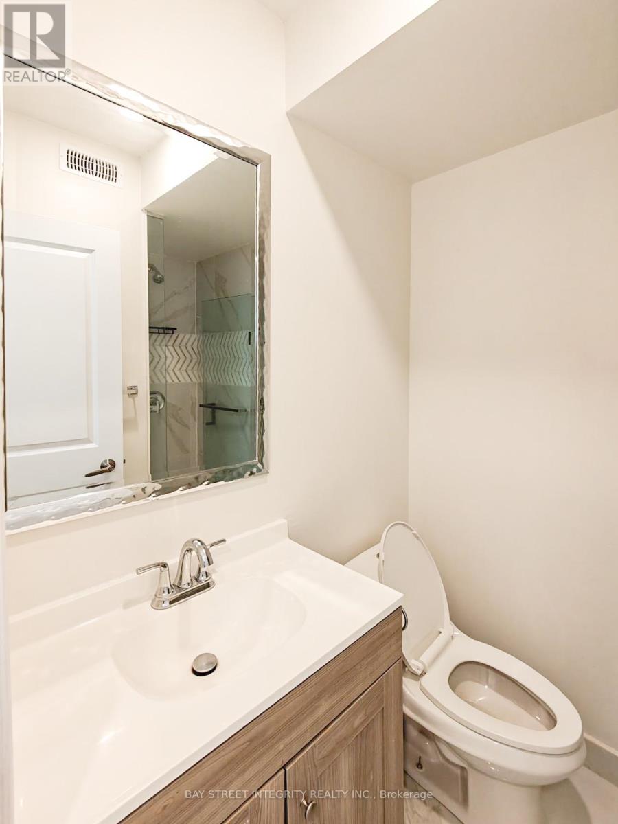 Lower - 598 Crawford Street, Toronto, Ontario  M6G 3K2 - Photo 10 - C13560220