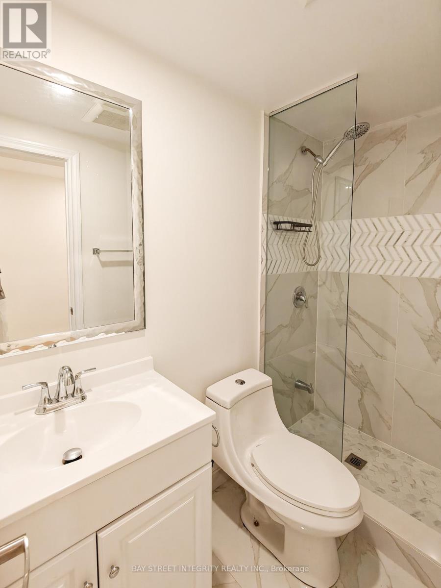 Lower - 598 Crawford Street, Toronto, Ontario  M6G 3K2 - Photo 9 - C13560220