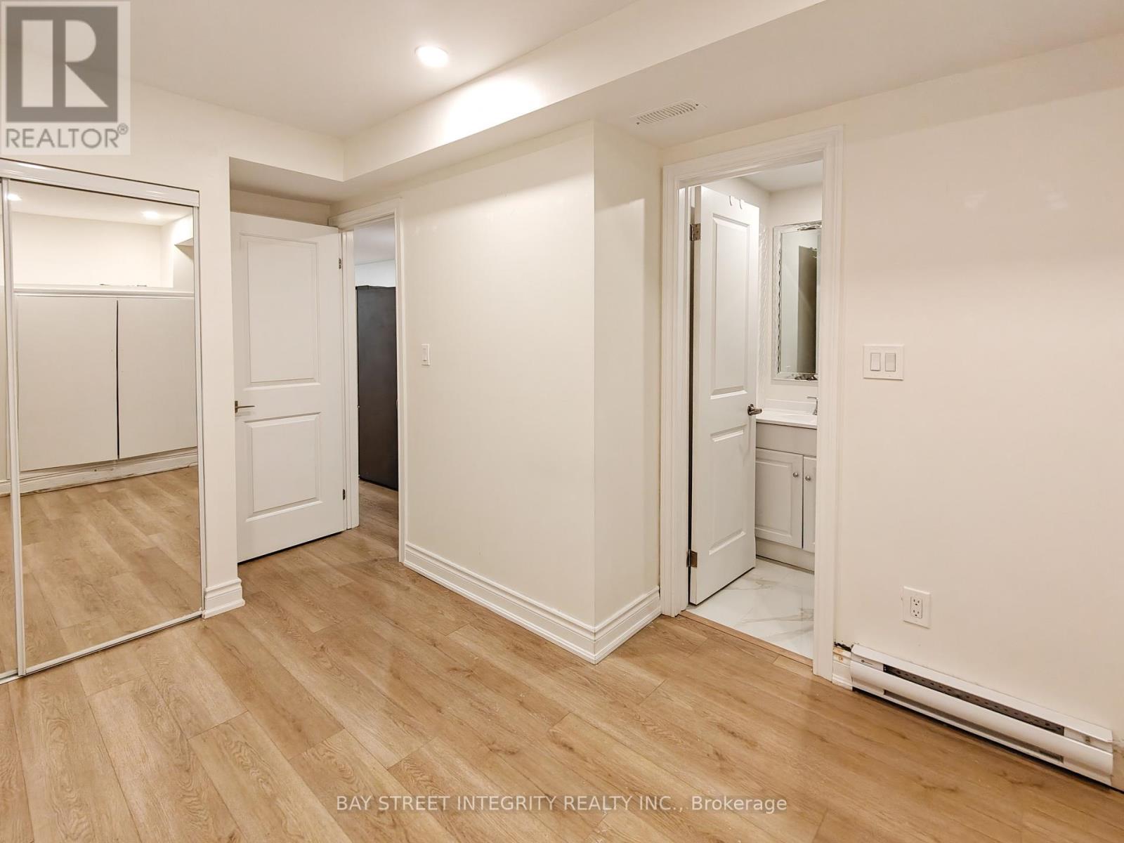 Lower - 598 Crawford Street, Toronto, Ontario  M6G 3K2 - Photo 4 - C13560220