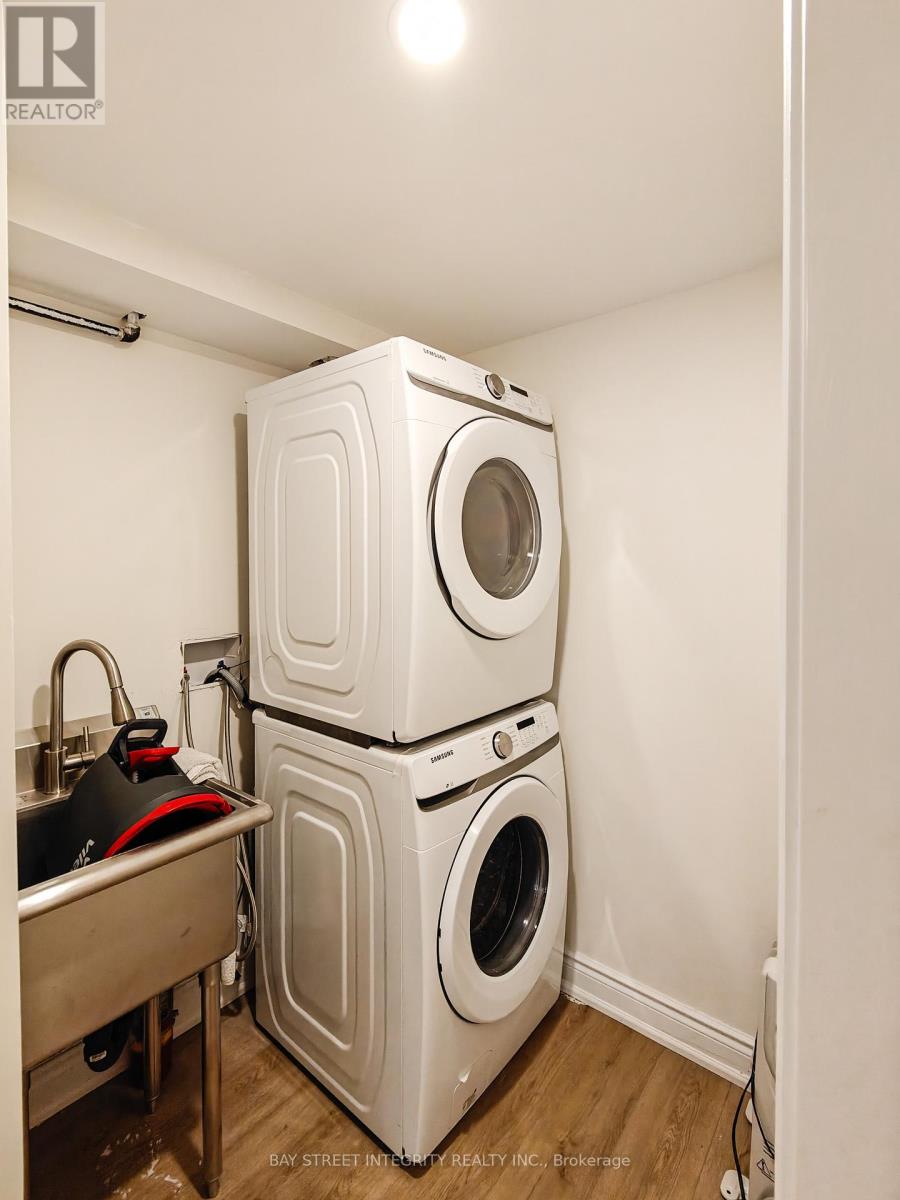 Lower - 598 Crawford Street, Toronto, Ontario  M6G 3K2 - Photo 12 - C13560220