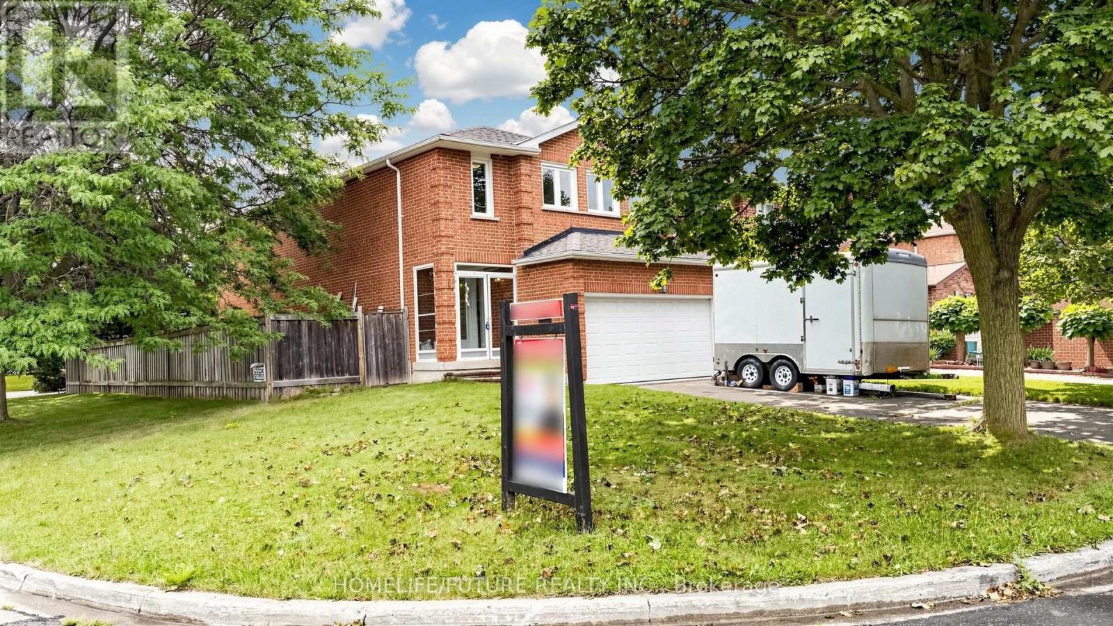 69 Lansbury Drive, Toronto, Ontario M1V 3J3 - Photo 2 - E13671666