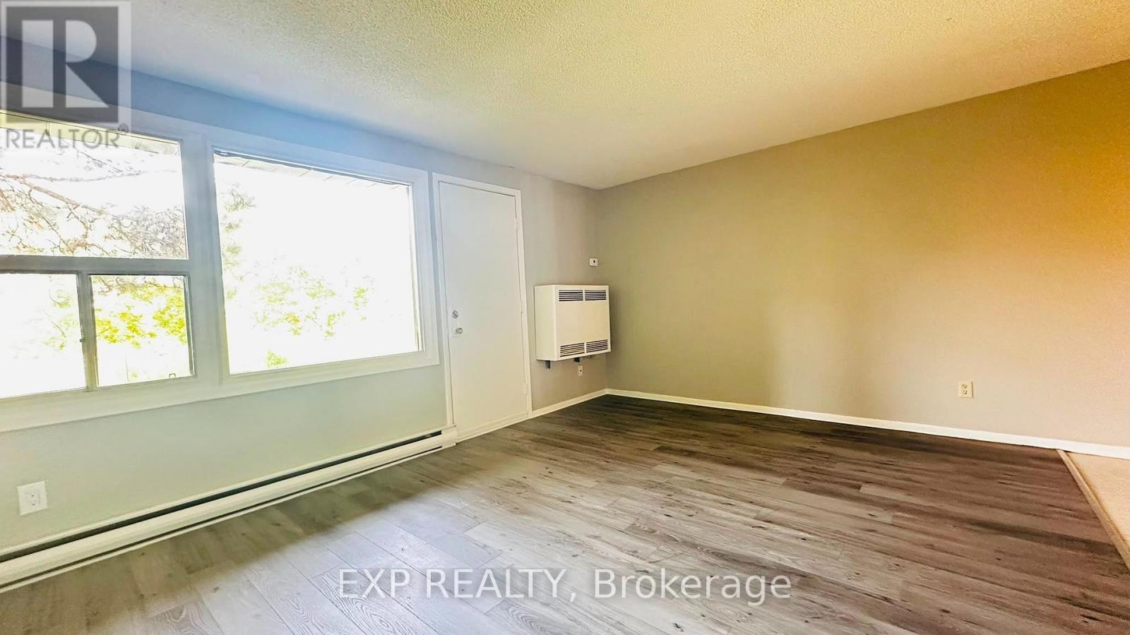 9 - 1200 Courtland Avenue E, Kitchener, Ontario  N2C 1K7 - Photo 5 - X13659894