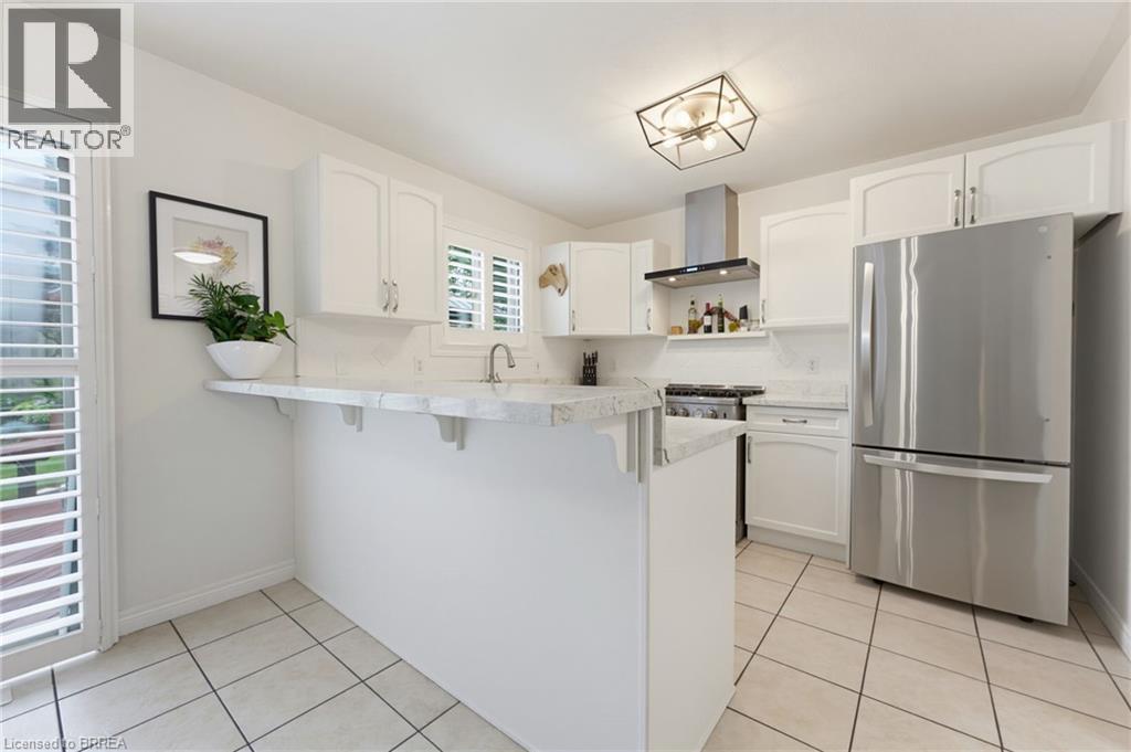 10 Lismer's Place, Brantford, Ontario  N3R 8B1 - Photo 12 - 40854609