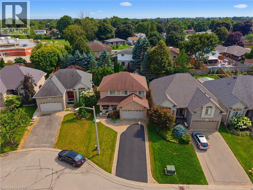 10 Lismer's Place, Brantford, Ontario  N3R 8B1 - Photo 2 - 40854609