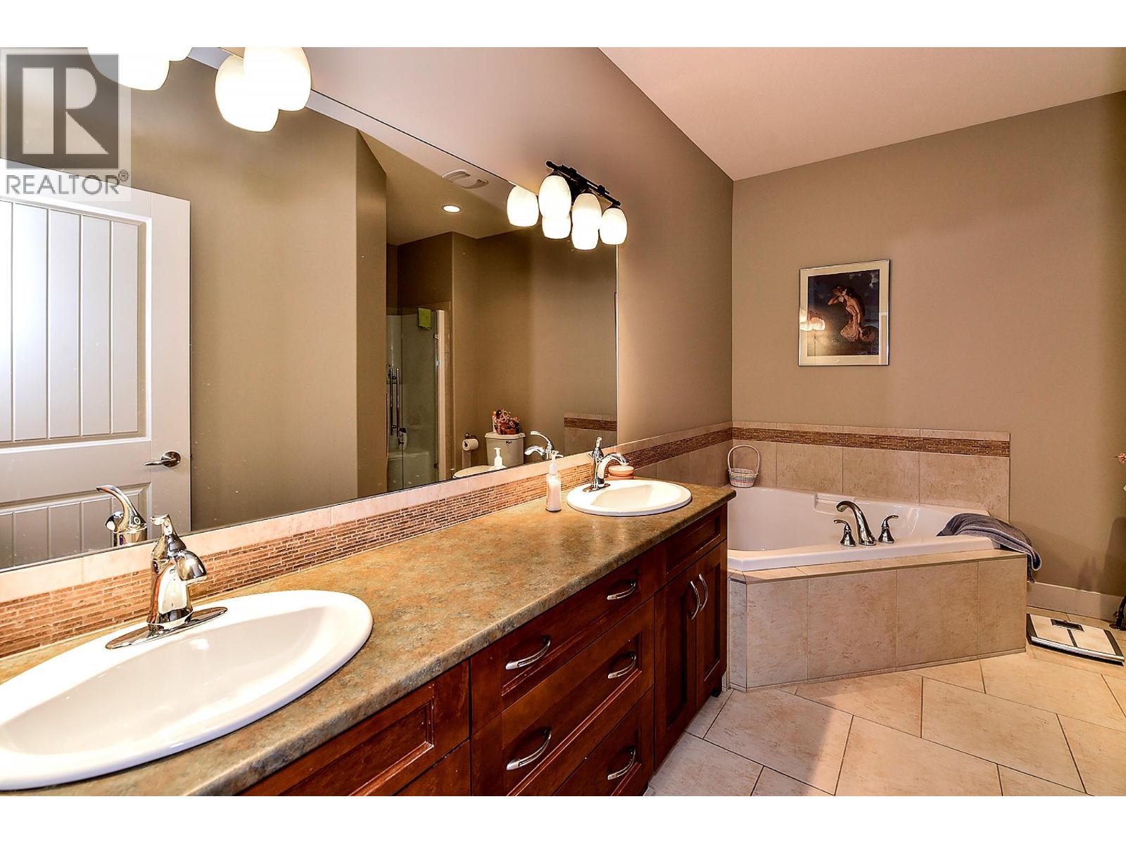 2450 Selkirk Drive Unit# 8, Kelowna, British Columbia  V1V 2Z5 - Photo 23 - 10384883