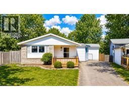 22 BLACKHORNE Crescent, Kitchener, Ontario
