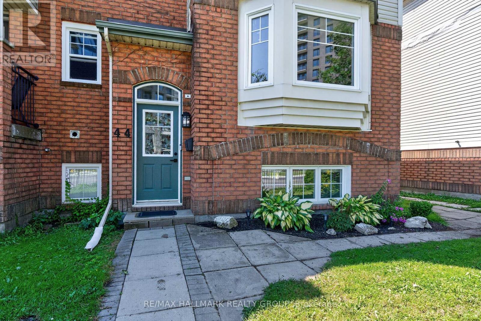 44 Centrepointe Drive, Ottawa, Ontario  K2G 6J5 - Photo 4 - X13672874
