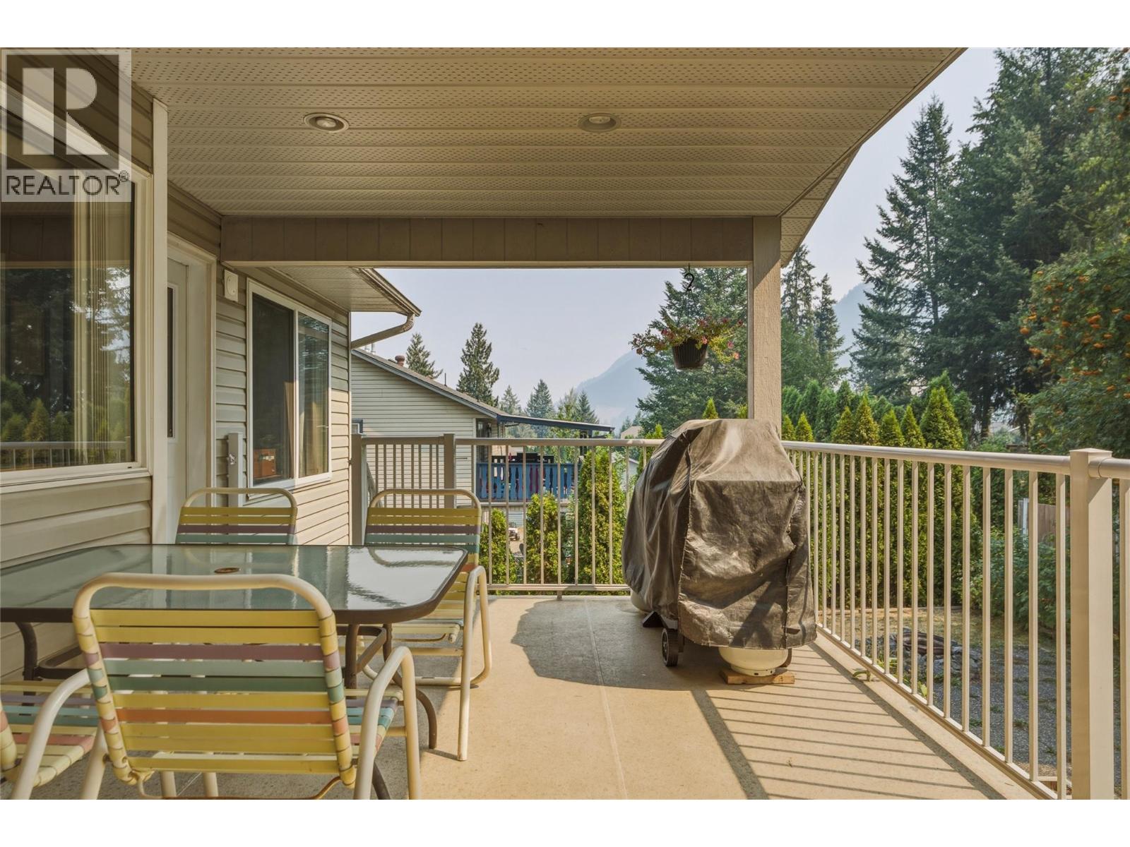 2228 Linea Crescent, Lumby, British Columbia  V0E 2G0 - Photo 34 - 10397493