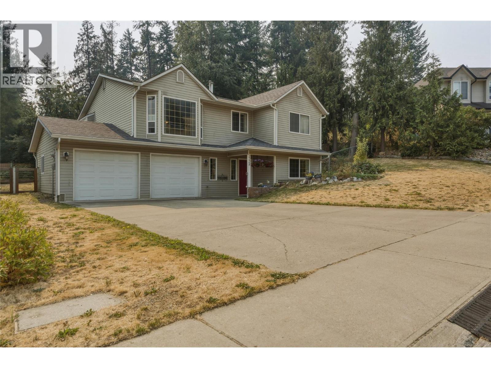 2228 Linea Crescent, Lumby, British Columbia  V0E 2G0 - Photo 2 - 10397493
