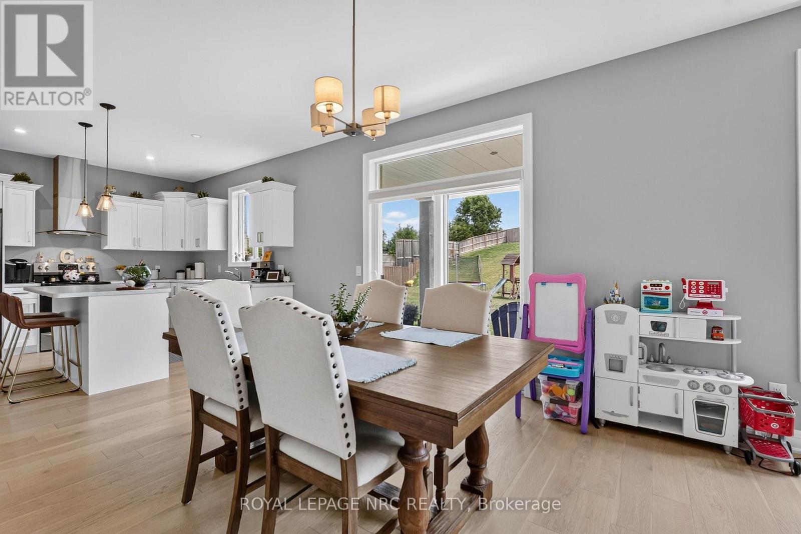 4162 Village Creek Drive, Fort Erie, Ontario  L0S 1S0 - Photo 13 - X13672872