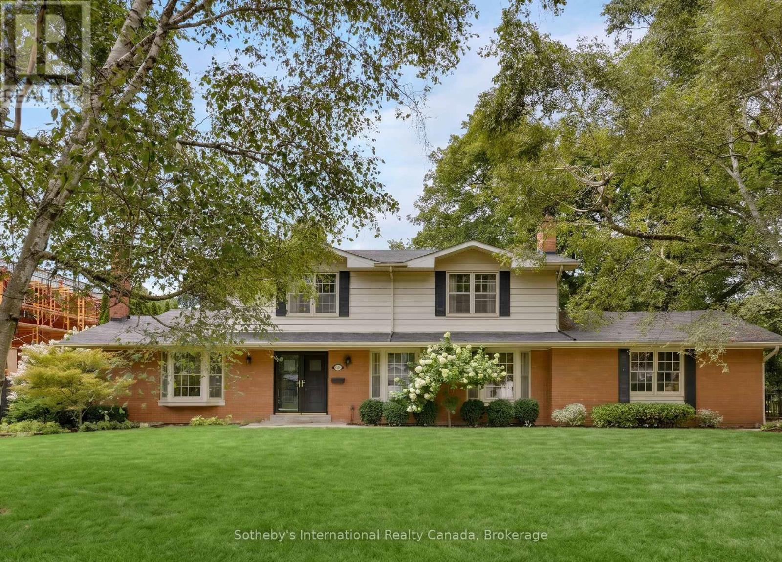 174 CLAXTON DRIVE, Oakville, Ontario