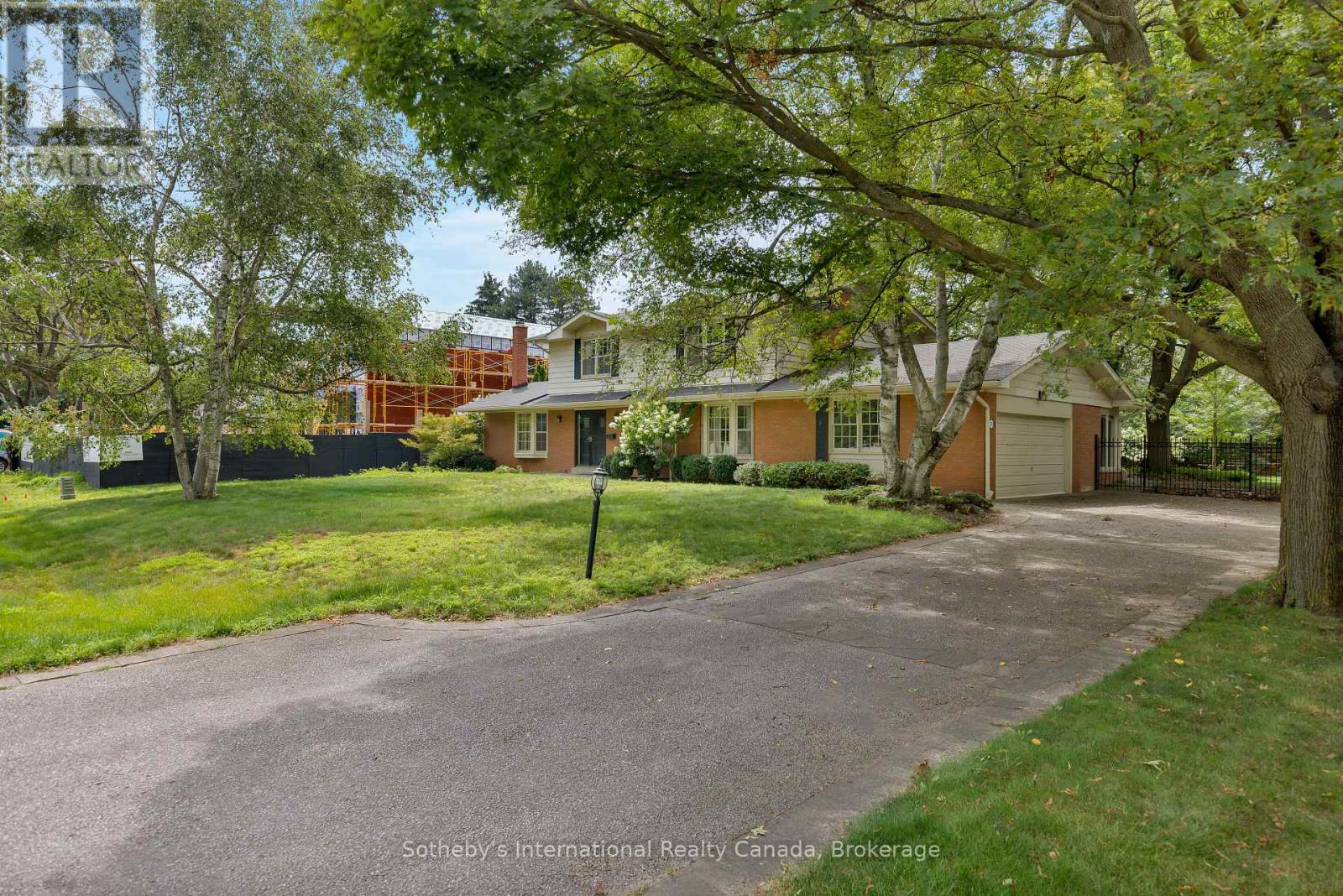 174 Claxton Drive, Oakville, Ontario  L6J 4N9 - Photo 2 - W13672736