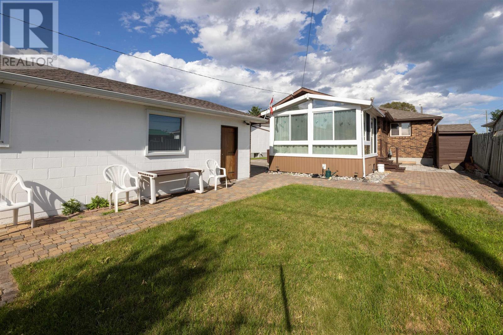935 Crawford Pl, Thunder Bay, Ontario  P7E 3C8 - Photo 6 - TB2602356
