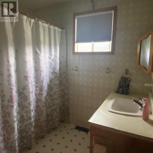102 Nishnabe Miikena Rd, Longlac, Ontario  P0T 2A0 - Photo 5 - TB2602357