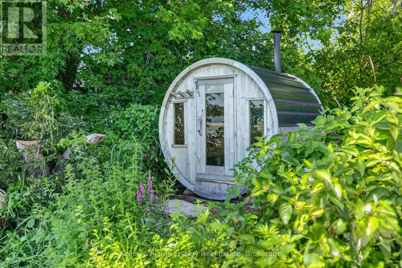 1071c Lakeside Drive, Prince Edward County, Ontario  K0K 1T0 - Photo 15 - X12956334