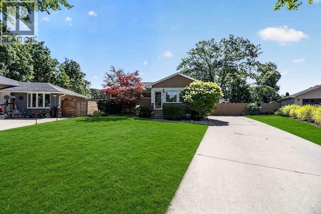 1108 Connaught CRESCENT Sarnia Ontario Canada N7S1C8 3