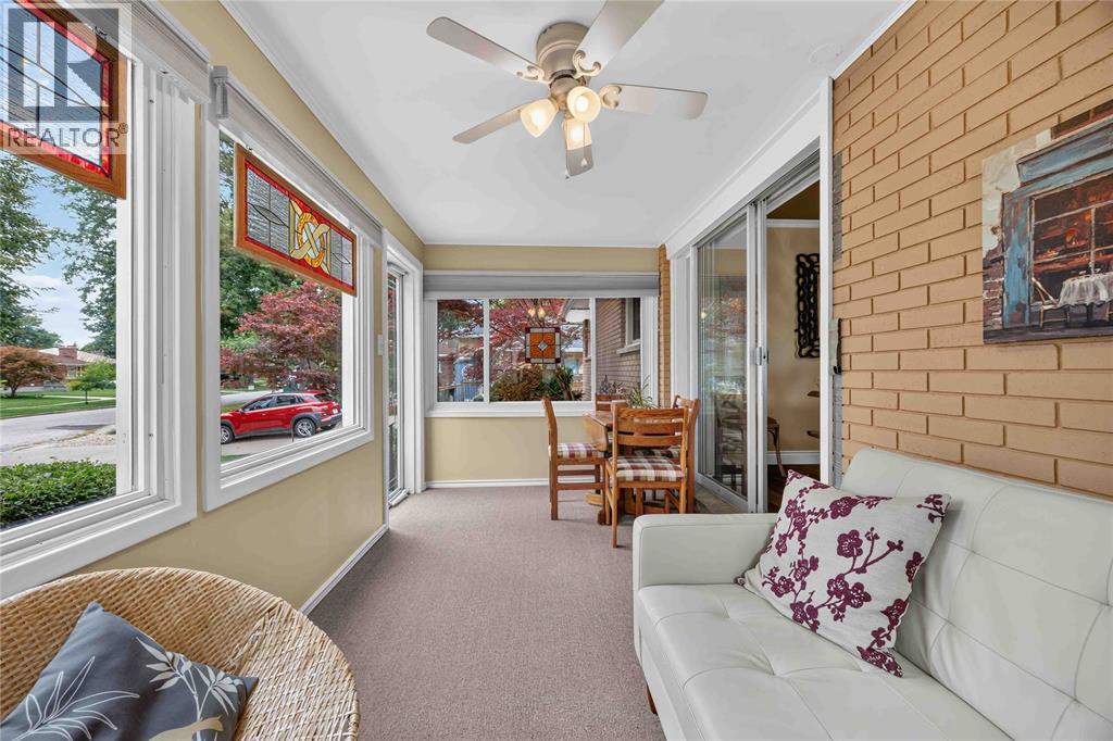1108 Connaught CRESCENT Sarnia Ontario Canada N7S1C8 4