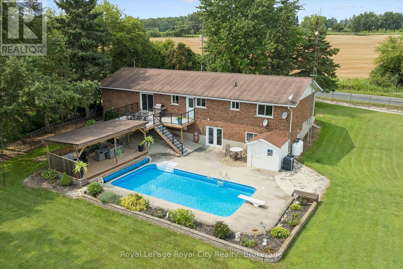 6933 Pine Creek Road, Woolwich, Ontario N0B 1M0 - Photo 2 - X13672786