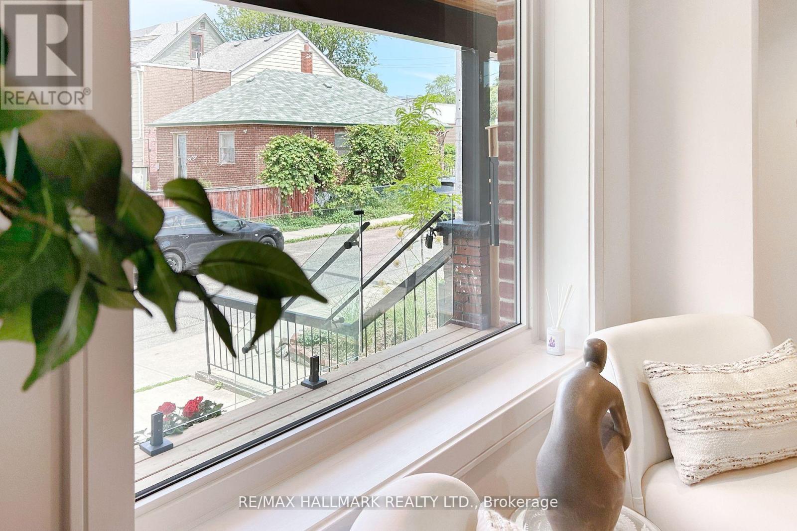 1 1/2 Delaney Crescent, Toronto, Ontario  M6K 1P9 - Photo 12 - C13672742