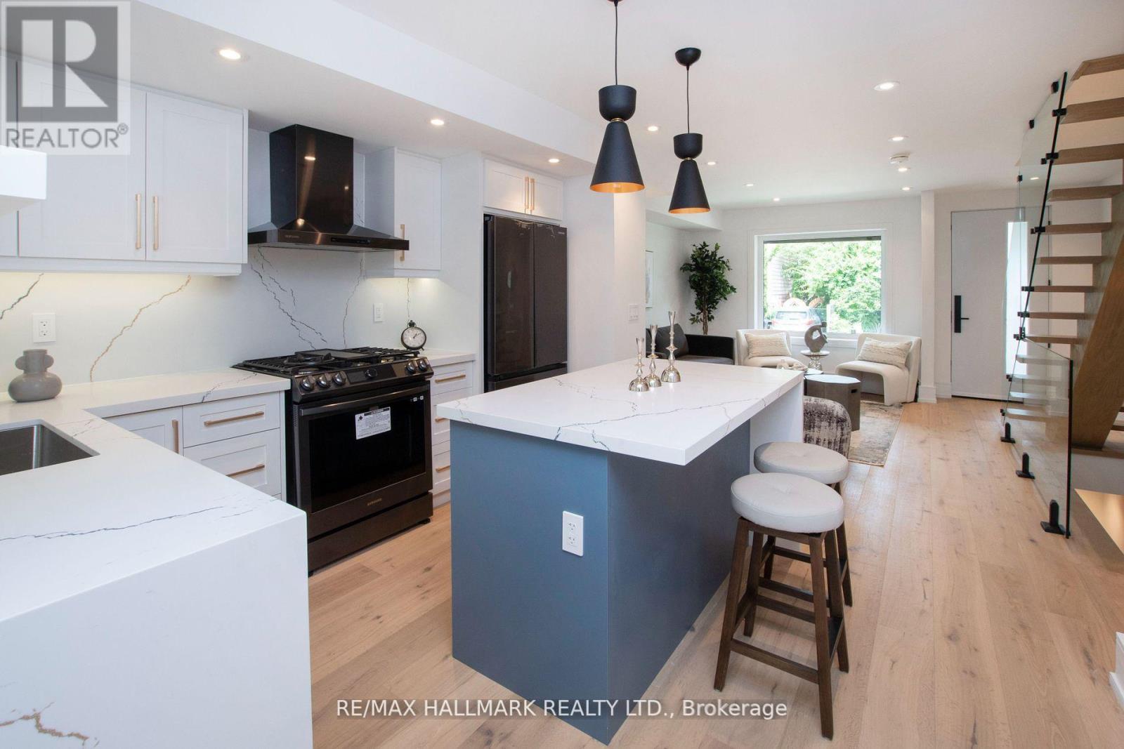 1 1/2 Delaney Crescent, Toronto, Ontario  M6K 1P9 - Photo 14 - C13672742