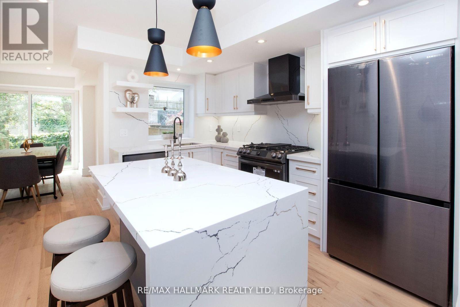1 1/2 Delaney Crescent, Toronto, Ontario  M6K 1P9 - Photo 17 - C13672742