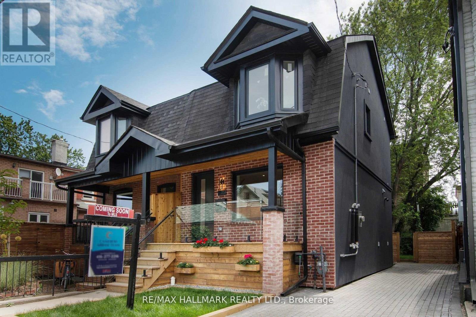 1 1/2 Delaney Crescent, Toronto, Ontario  M6K 1P9 - Photo 2 - C13672742