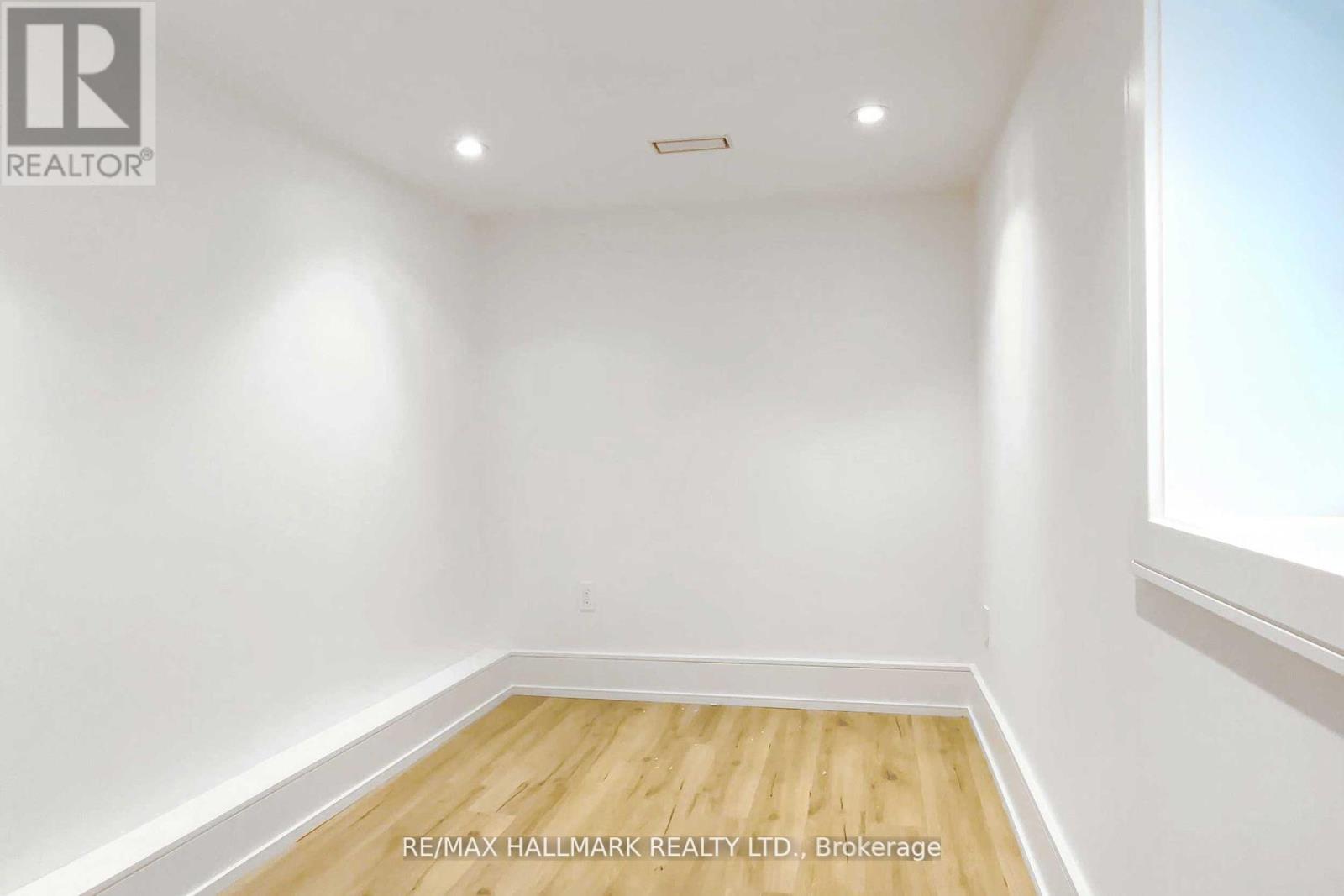 1 1/2 Delaney Crescent, Toronto, Ontario  M6K 1P9 - Photo 27 - C13672742