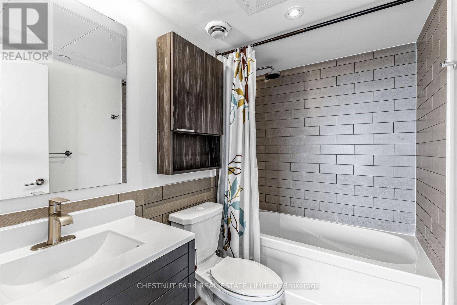 2401 - 6 Sonic Way, Toronto, Ontario  M3C 0P1 - Photo 6 - C13672862