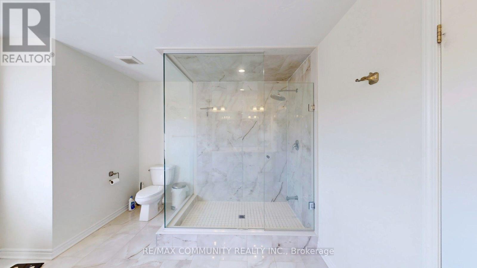 3279 Turnstone Boulevard, Pickering, Ontario  L1X 0M9 - Photo 19 - E13672740