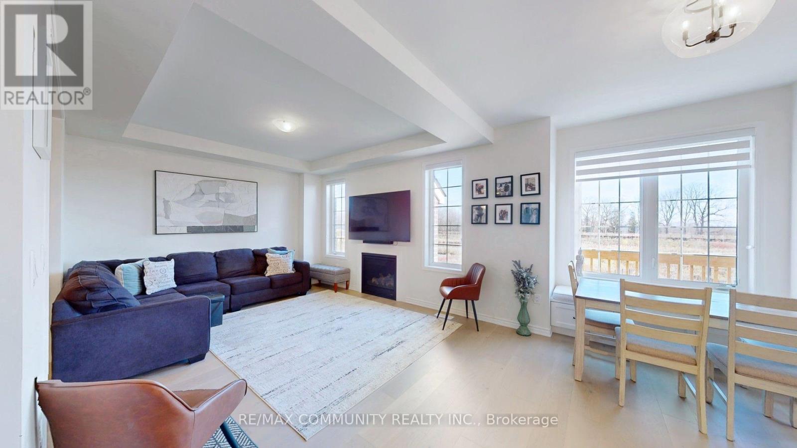 3279 Turnstone Boulevard, Pickering, Ontario  L1X 0M9 - Photo 2 - E13672740