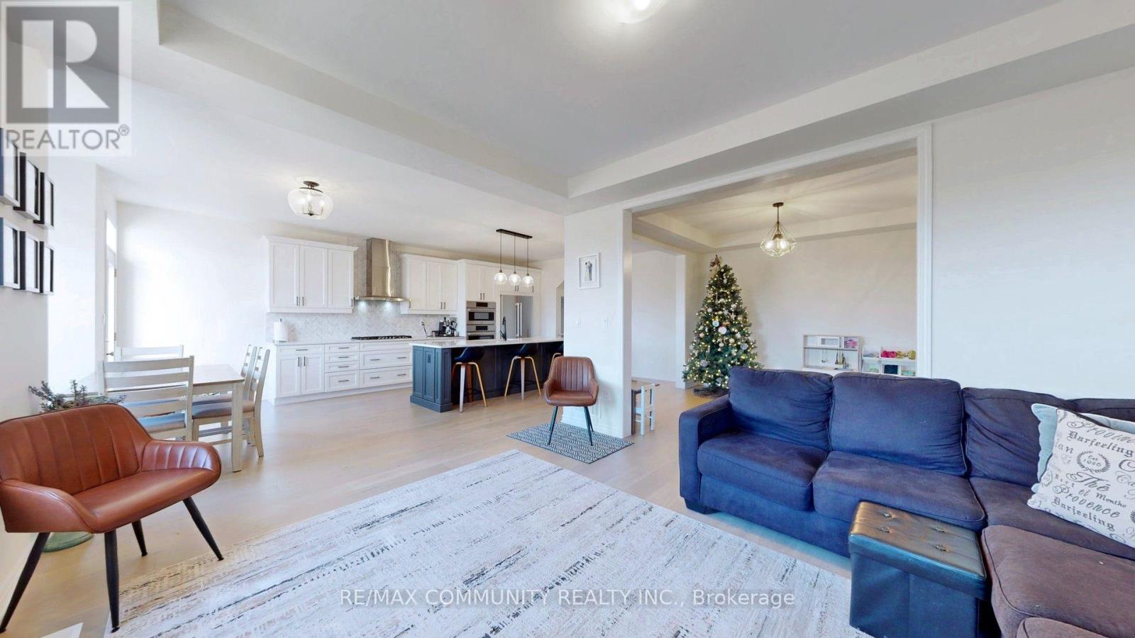 3279 Turnstone Boulevard, Pickering, Ontario  L1X 0M9 - Photo 4 - E13672740