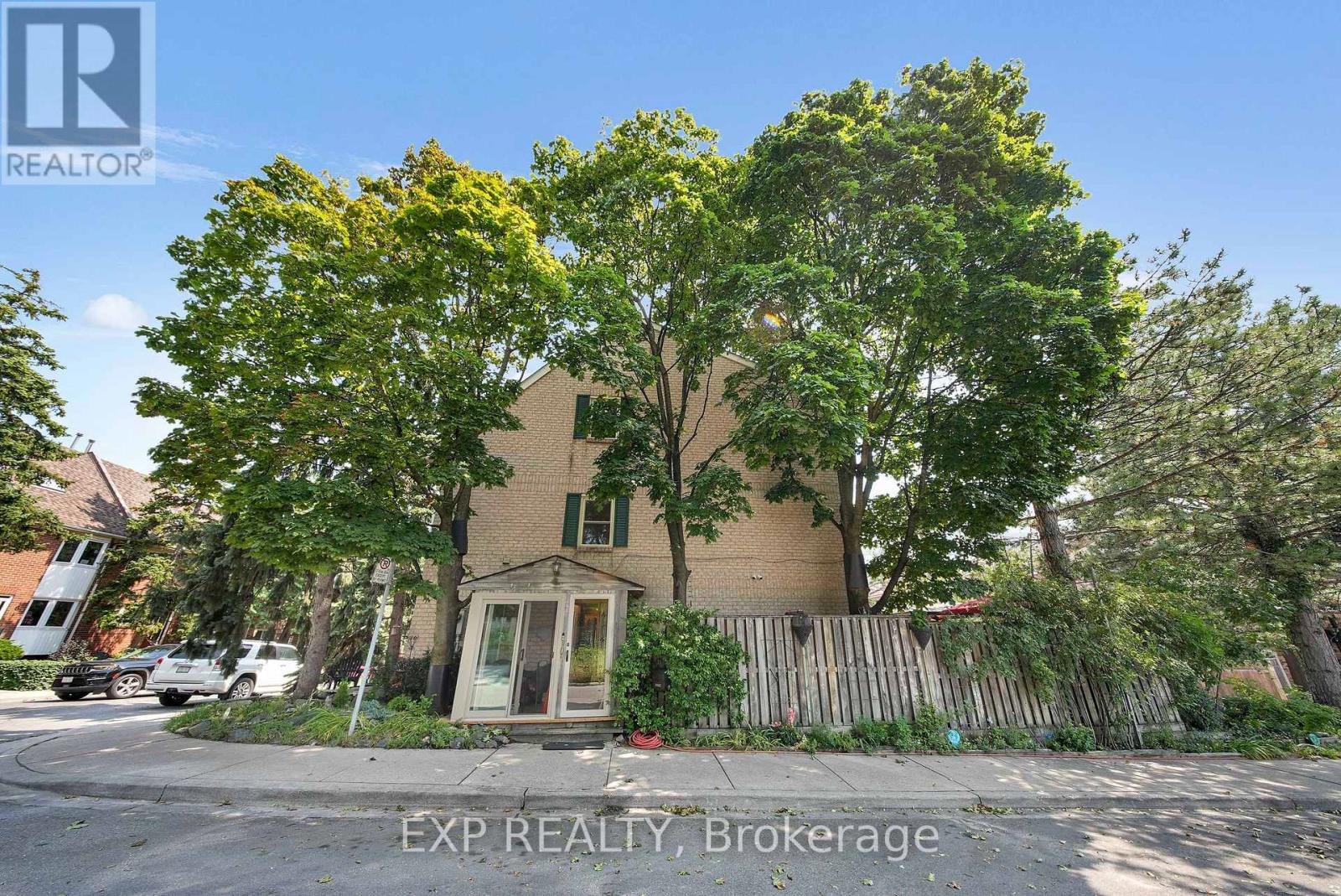 1 Quarry Court, Toronto, Ontario  M4J 5A6 - Photo 2 - E13672818
