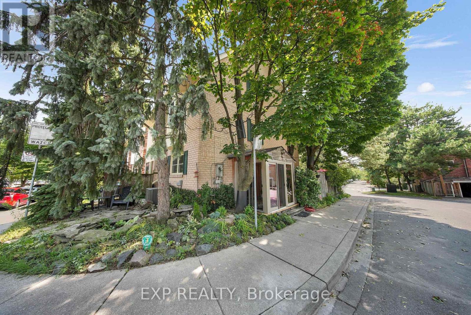 1 Quarry Court, Toronto, Ontario  M4J 5A6 - Photo 3 - E13672818