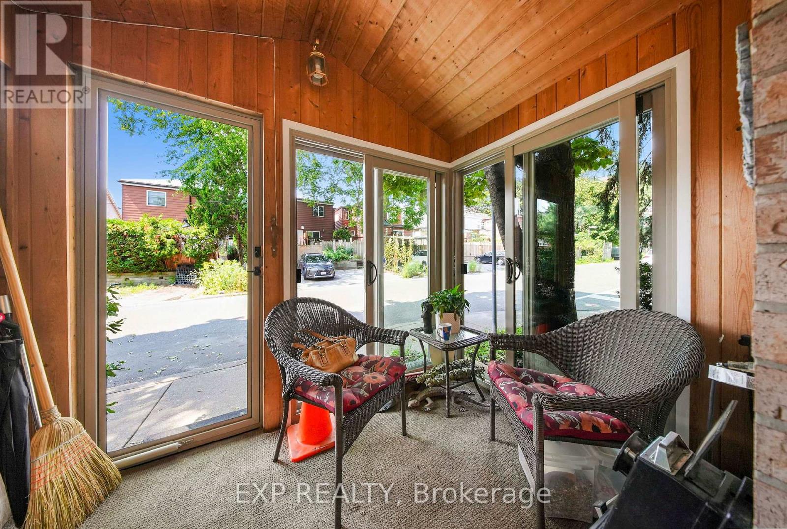1 Quarry Court, Toronto, Ontario  M4J 5A6 - Photo 4 - E13672818