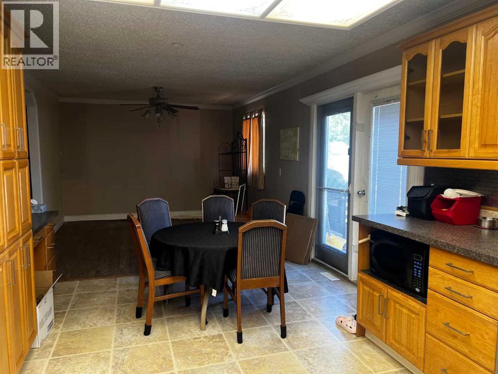 507 Hammond Dr  S, Fox Creek, Alberta  T0H 1P0 - Photo 5 - A2336180